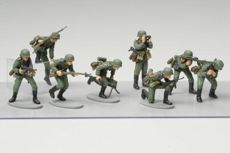 Tamiya 1/48 WWII German Infantry (15 Figures) Kit – Military Model