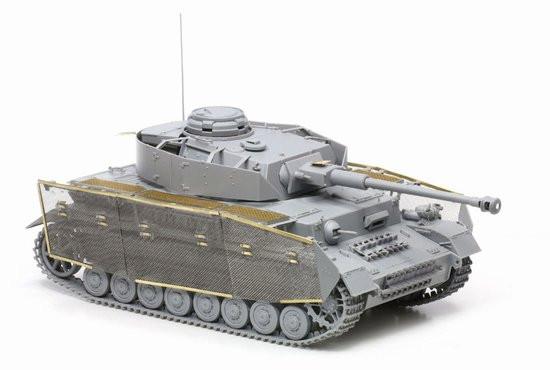 Dragon Military 1/35 PzKpfw IV Ausf J Last Production Tank