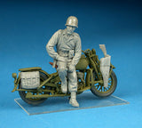 MiniArt 1/35 WWII US Military Police (2) w/2 Motorcycles Kit