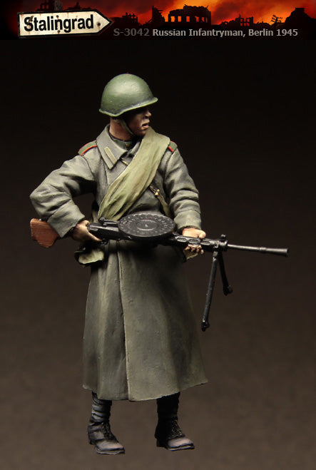 Stalingrad Miniatures 1/35 Russian Infantryman With Degtyaryov Machine Gun, Berlin 1945