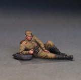 MiniArt Military Models 1/35 Soviet Soldiers Taking a Break (5) with Accessories (New Tool) Kit