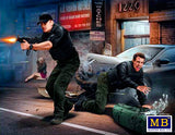 Master Box 1/24 The Heist: Johnson Brothers w/Money in Shootout (New Tool) Kit
