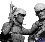 Master Box 1/24 Modern War Route Change Elite Unit Male & Female Soldiers Kit