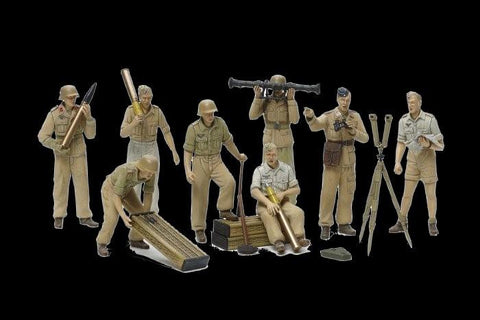 Tamiya 1/35 German Artillery Crew Africa Corps Luftwaffe (8 Figures) (New Tool) Kit