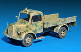 MiniArt Military Models 1/35 MB L1500A 4x4 Cargo Truck w/5 Crew & 2 Fuel Drums Kit