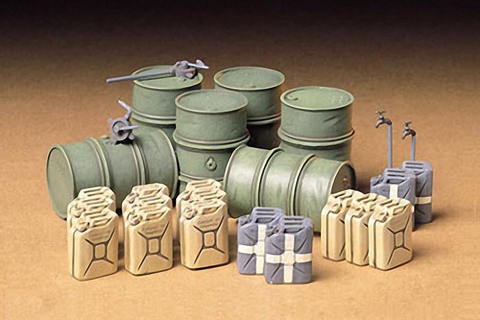 Tamiya 1/35 German Fuel Drum Set Kit