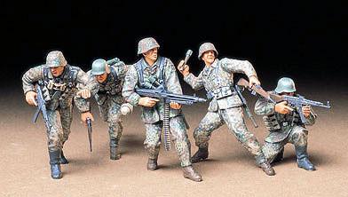 Tamiya 1/35 German Front-Line Infantry (5 Figures) Kit