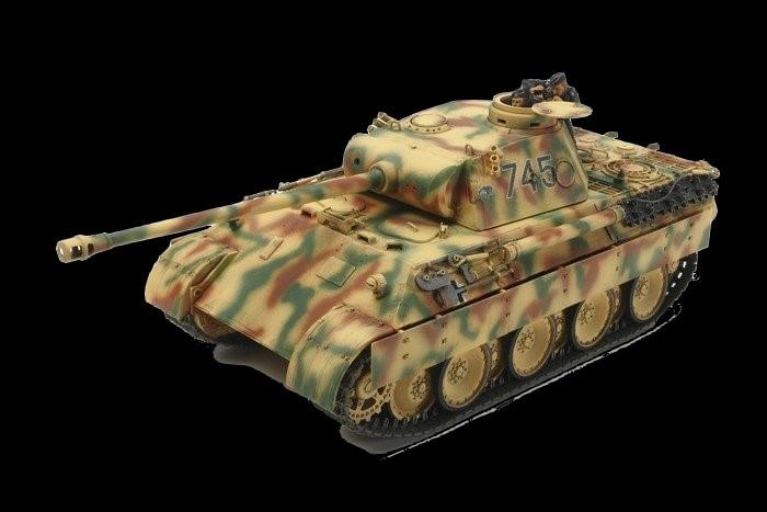 Tamiya 1/35 German Panther Ausf D Tank Kit