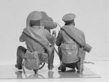 ICM 1/35 WWI Russian MG Team (2) w/Maxim 1910 MG, Weapons & Equipment Kit
