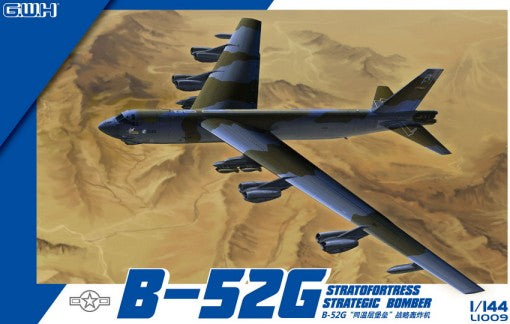 Lion Roar 1/144 B52G Stratofortress Strategic Bomber Kit