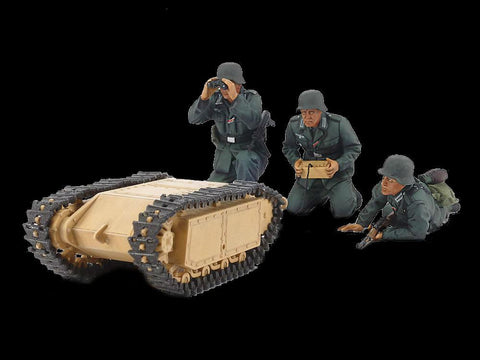 Tamiya 1/35 German Assault Pioneer Team (3) & Goliath Tracked Mines (2) (New Tool) Kit